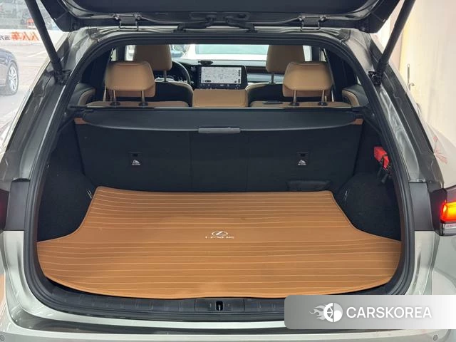 Lexus RX 2023 Серебристо-серый из Китая, фото 2