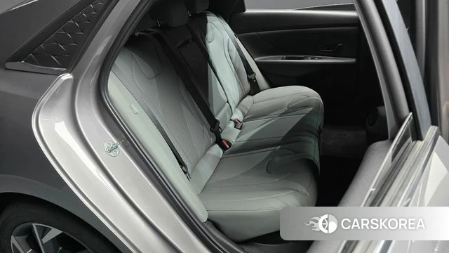 Hyundai The New Avante Hybrid (CN7) 2024 Серебристо-серый из Кореи, фото 2