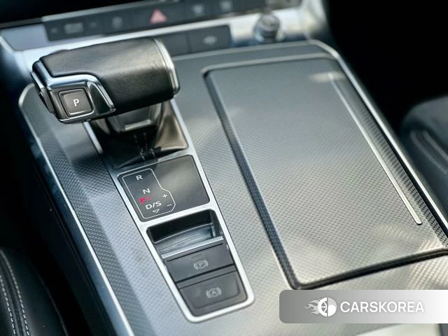Audi A6L 2021 Черный из Китая, фото 2
