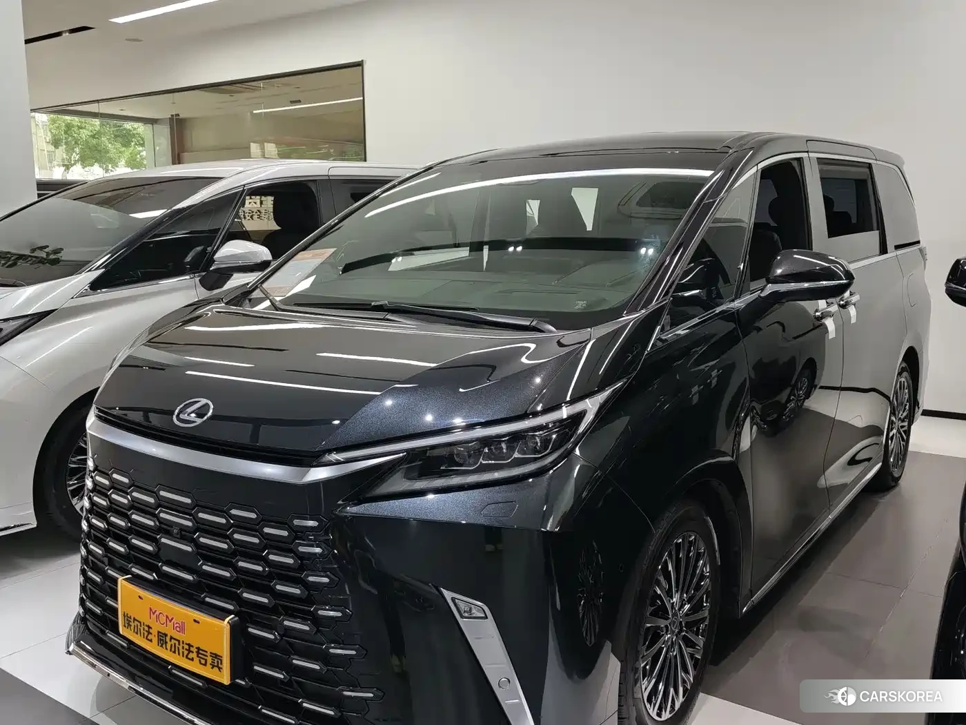 Lexus LM 2025 Черный из Китая, фото 2