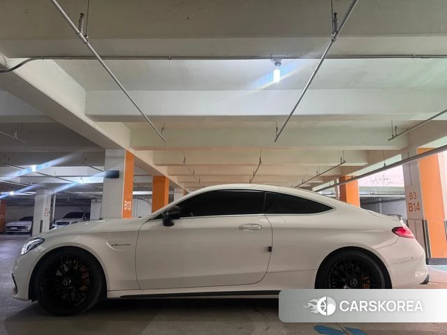 Mercedes-Benz C-Class W205 2018 Белый из Кореи, фото 2