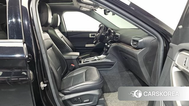 Ford Explorer 6th Generation 2022 Черный из Кореи, фото 2