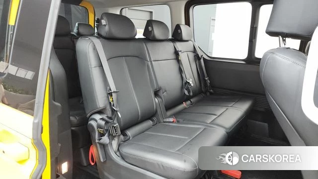 Hyundai Staria 2024 Желтый из Кореи, фото 2