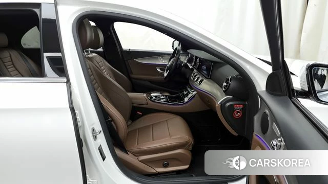 Mercedes-Benz E-Class W213 2018 Белый из Кореи, фото 2