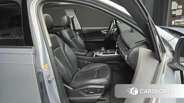 Audi Q7 (4M) 2019 Серебряный из Кореи, фото 2