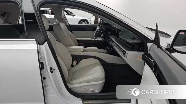 Hyundai Grandeur Hybrid (GN7) 2023 Белый из Кореи, фото 2