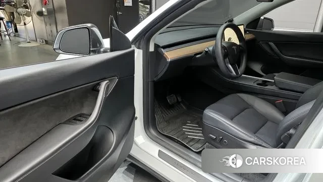 Tesla Model Y 2022 Белый из Кореи, фото 2