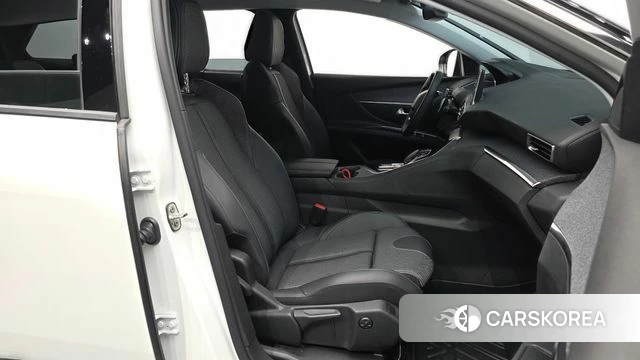 Peugeot 5008 second generation 2022 Белый из Кореи, фото 2