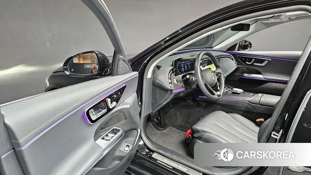 Mercedes-Benz E-Class W214 2025 Черный из Кореи, фото 2