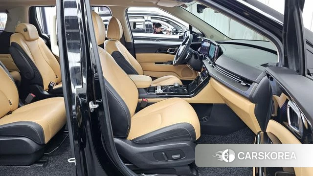 Kia Carnival 4th generation 2023 Черный из Кореи, фото 2