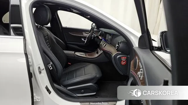 Mercedes-Benz E-Class W213 2020 Белый из Кореи, фото 2