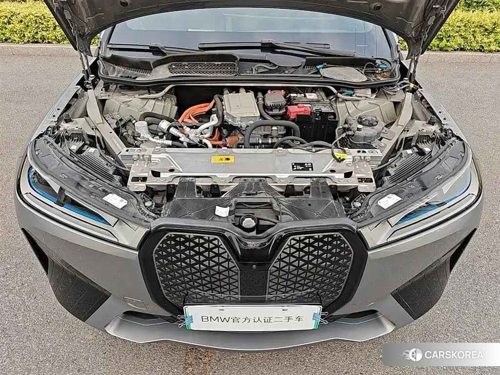 BMW iX 2025 Silver/gray из Китая, фото 3