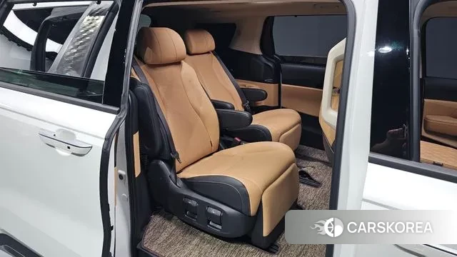 Kia Carnival 4th generation 2023 Белый из Кореи, фото 2