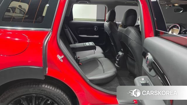 Mini Cooper Clubman 2024 Красный из Кореи, фото 2