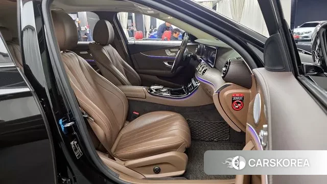 Mercedes-Benz E-Class W213 2019 Черный из Кореи, фото 2