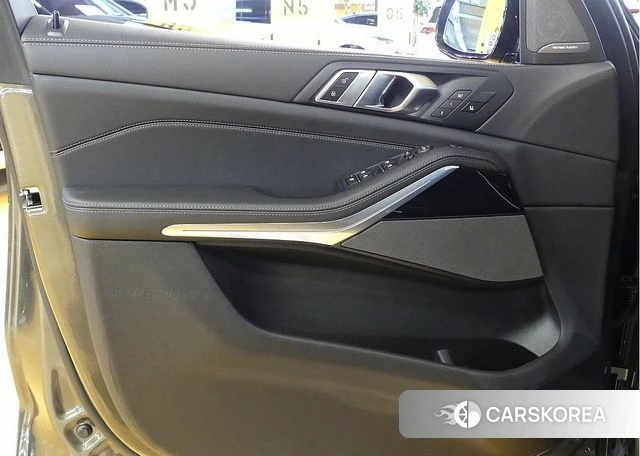 BMW X5 (G05) 2025 Коричневый из Кореи, фото 2