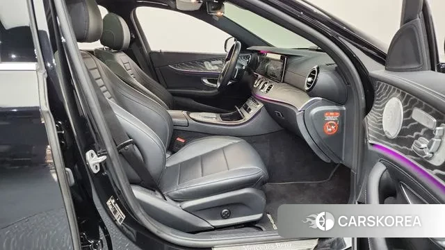 Mercedes-Benz E-Class W213 2020 Черный из Кореи, фото 2