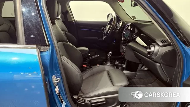 Mini Cooper 2021 Синий из Кореи, фото 2