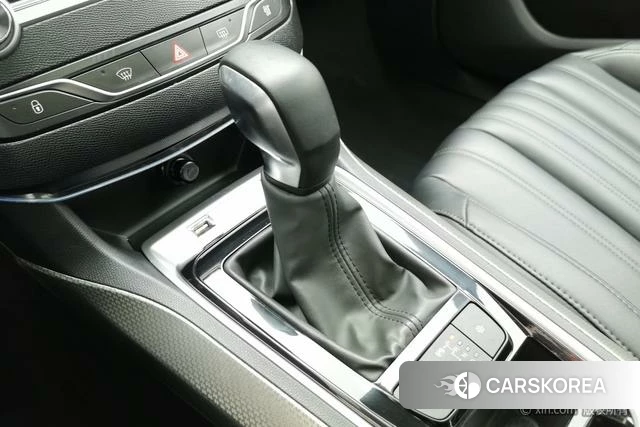 Peugeot 408 2021 Белый из Китая, фото 2