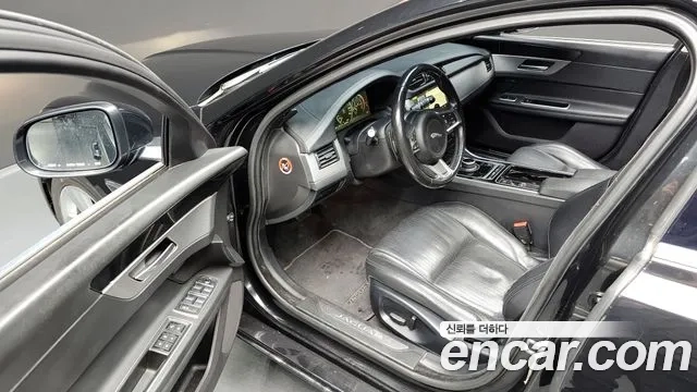Jaguar XF (X260) 2018 Черный из Кореи, фото 2