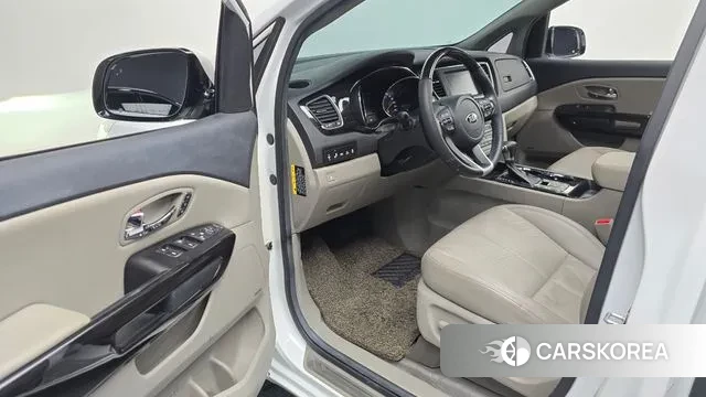 Kia The New Carnival 2018 Белый из Кореи, фото 2