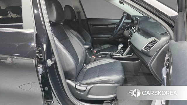 Kia Seltos 2022 Черный из Кореи, фото 2