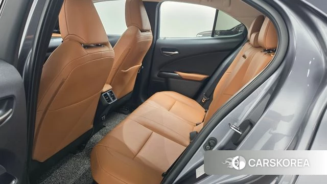 Lexus UX250h 2019 Серебристо-серый из Кореи, фото 2
