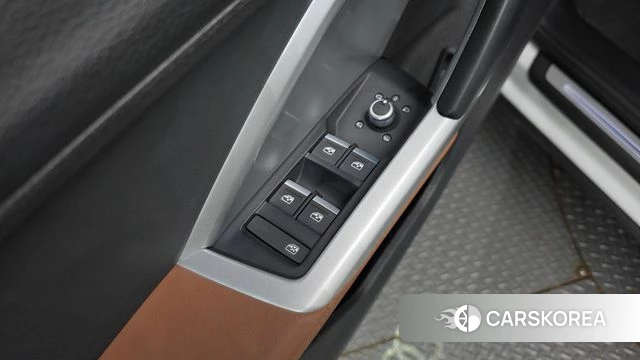 Audi Q3 (F3) 2022 Белый из Кореи, фото 2