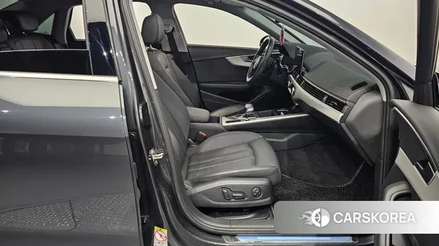 Audi A4 (B9) 2020 Серый из Кореи, фото 2