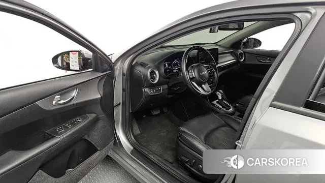 Kia The New K3 2nd generation 2021 Серебристо-серый из Кореи, фото 2