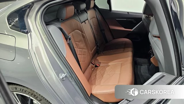 BMW 5 Series (G60) 2025 Серый из Кореи, фото 2