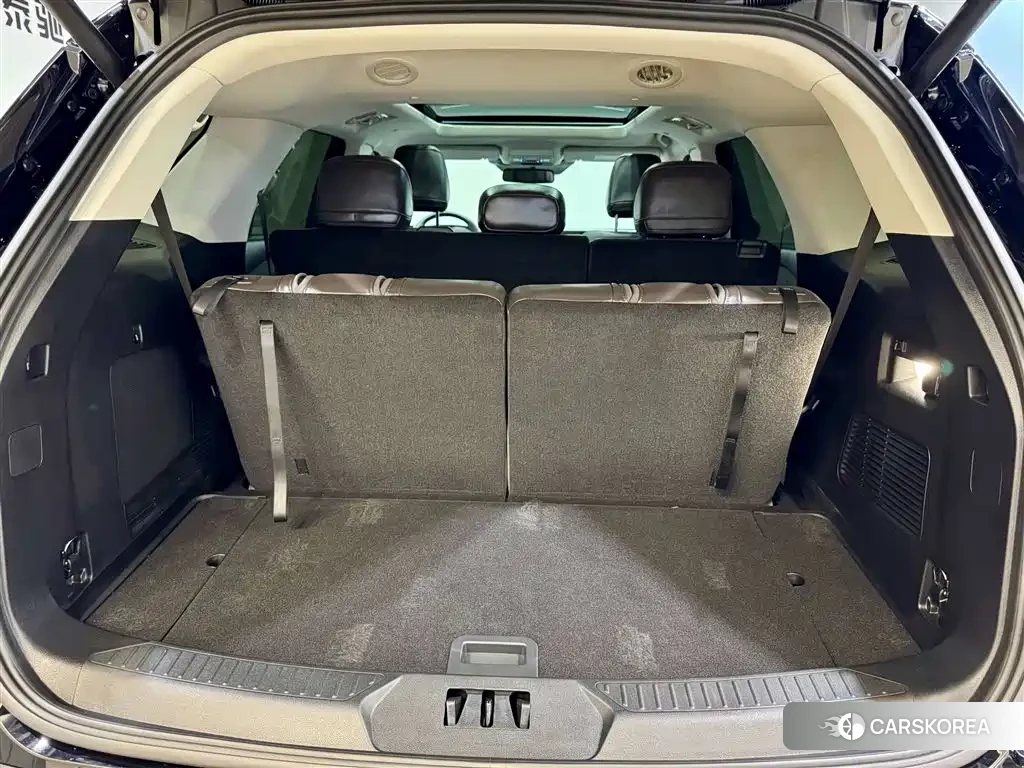 Ford Explorer 2026 Черный из Китая, фото 2