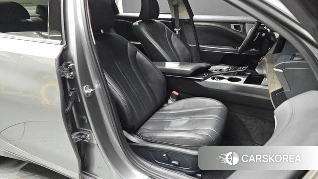 Kia K8 2021 Серебристо-серый из Кореи, фото 2