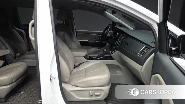 Kia The New Carnival 2019 Белый из Кореи, фото 2
