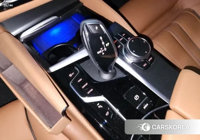 BMW 5 Series (G60) 2023 Серый из Кореи, фото 2