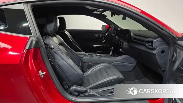 Ford Mustang 7th Generation 2024 Красный из Кореи, фото 2