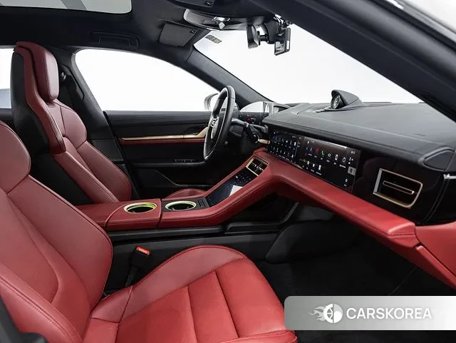 Porsche Taycan 2023 Жемчужный цвет из Кореи, фото 2