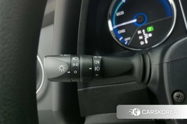 Toyota Corolla dual engine E+ 2019 Белый из Китая, фото 2