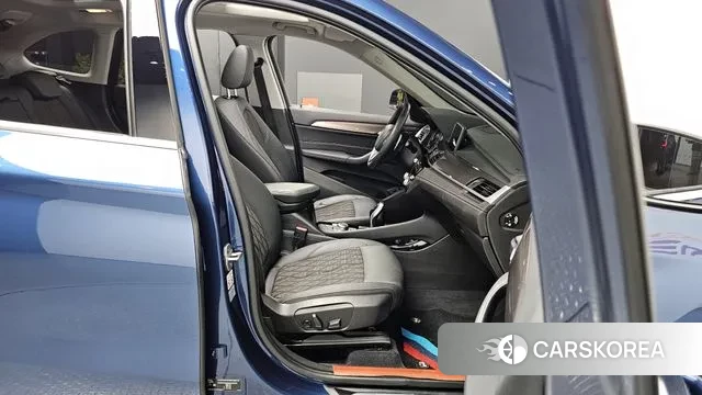 BMW X1 (F48) 2021 Синий из Кореи, фото 2