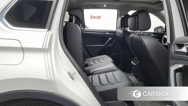Volkswagen Tiguan second Generation 2023 Белый из Кореи, фото 2