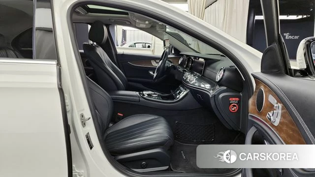 Mercedes-Benz E-Class W213 2019 Белый из Кореи, фото 2