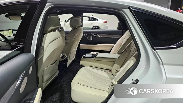 Genesis Electrified G80 (RG3) 2022 Белый из Кореи, фото 2