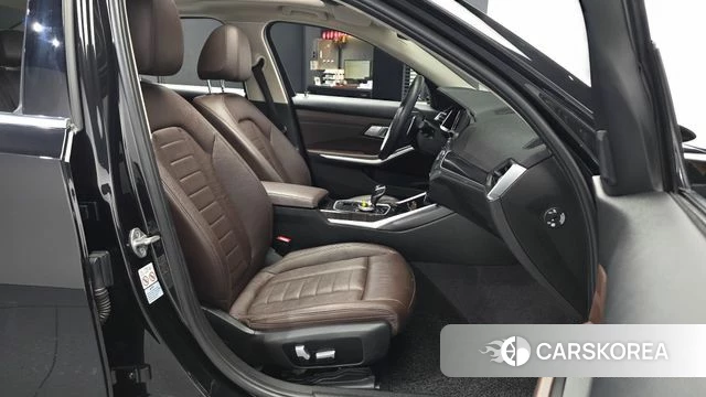 BMW 3 Series (G20) 2021 Черный из Кореи, фото 2