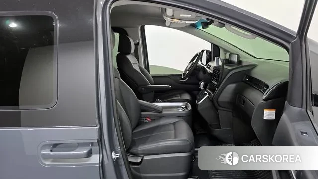 Hyundai Staria 2025 Серый из Кореи, фото 2