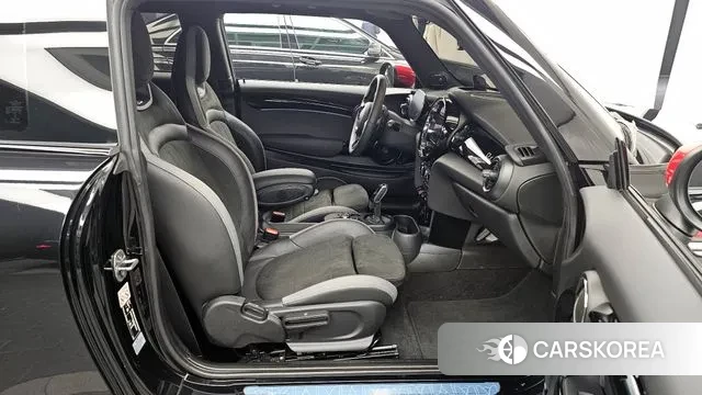 Mini Cooper S 2023 Черный из Кореи, фото 2