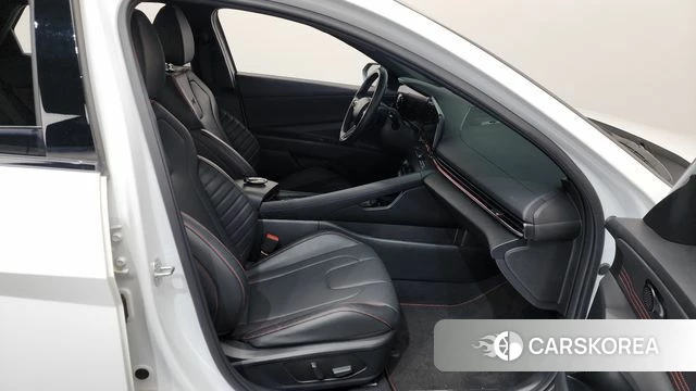 Hyundai The New Avante (CN7) 2024 Белый из Кореи, фото 2