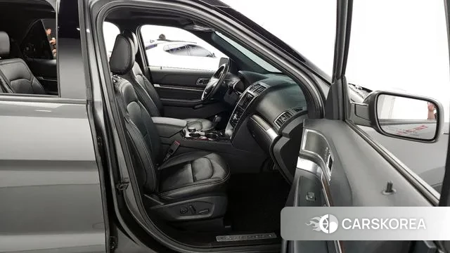 Ford Explorer 2019 Серый из Кореи, фото 2