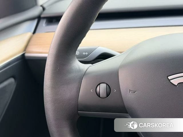 Tesla Model Y 2022 Черный из Китая, фото 2