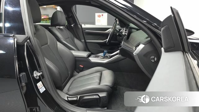 BMW i4 2022 Черный из Кореи, фото 2