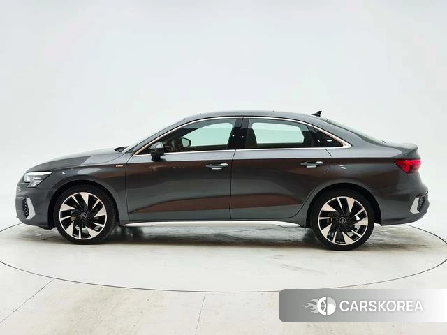 Audi A3 2023 Черный из Китая, фото 2